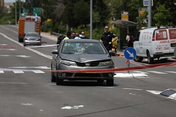 זירת התאונה בי-ם // צילום: אורן בן חקון